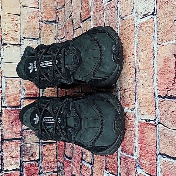 Adidas Ozweego LOWTOP SNEAKERS,  WOMANS SIZE 10 EUC - Picture 5 of 12